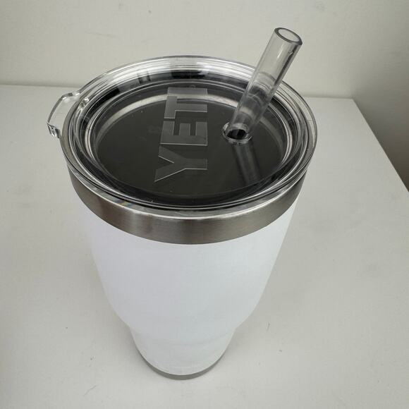 Yeti White Vacuum Insulated Stainless Steel Straw Lid Portable Stackable Tumbler - Picture 5 of 6